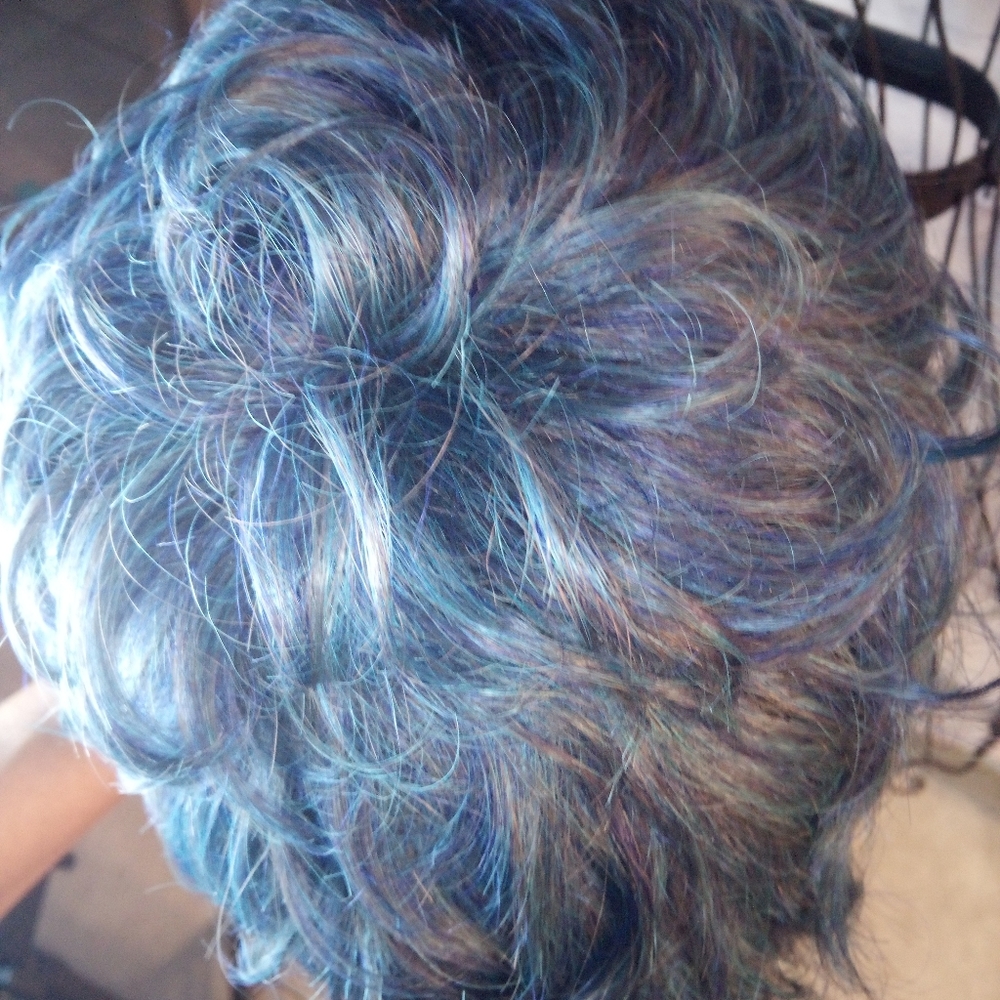 Blue synthetic pixie wig - Picture 5 of 5
